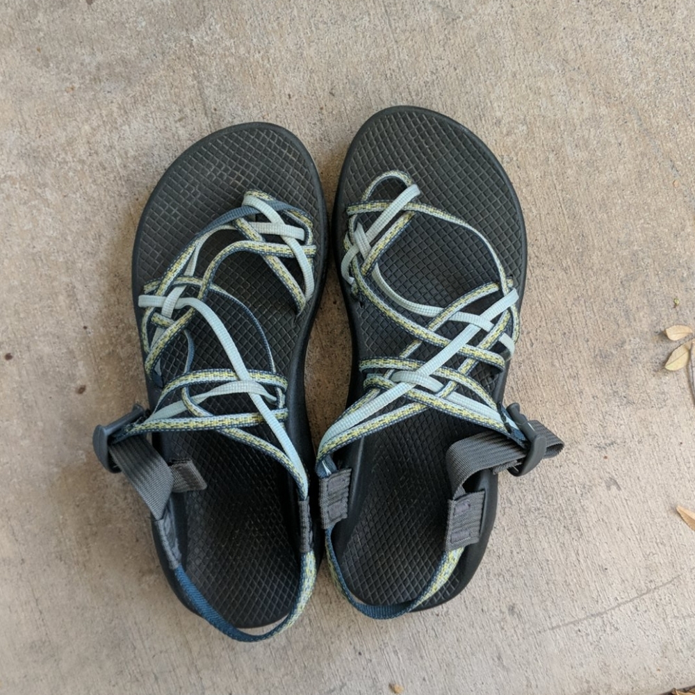 Chaco sandals with green straps - size 9